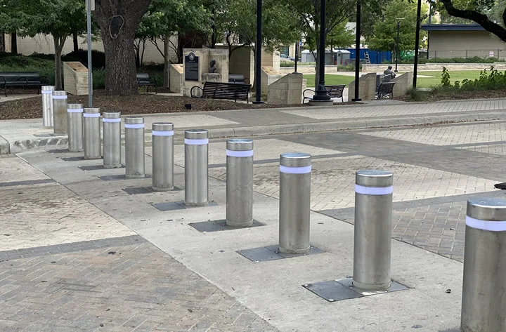 Retractable Bollards and Wedge Barriers Image 01